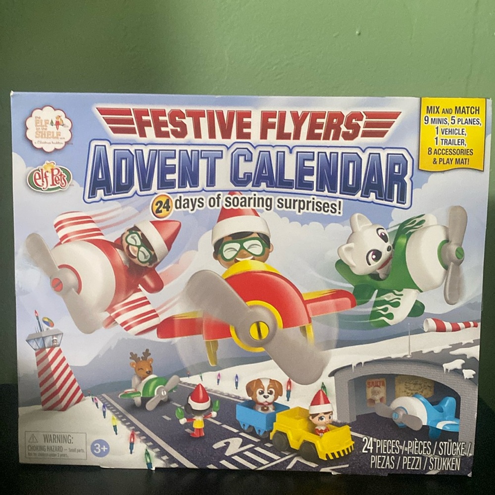 Elf on the Shelf Festive Flyers 24- Piece Christmas Advent  Calendar NIB